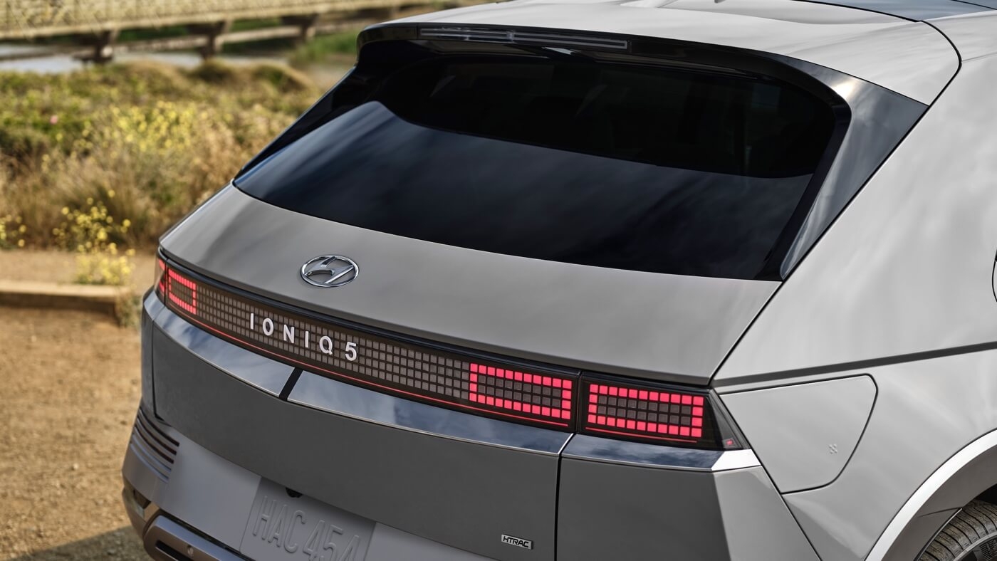 Vue arrière du Hyundai Ioniq 5 2025.