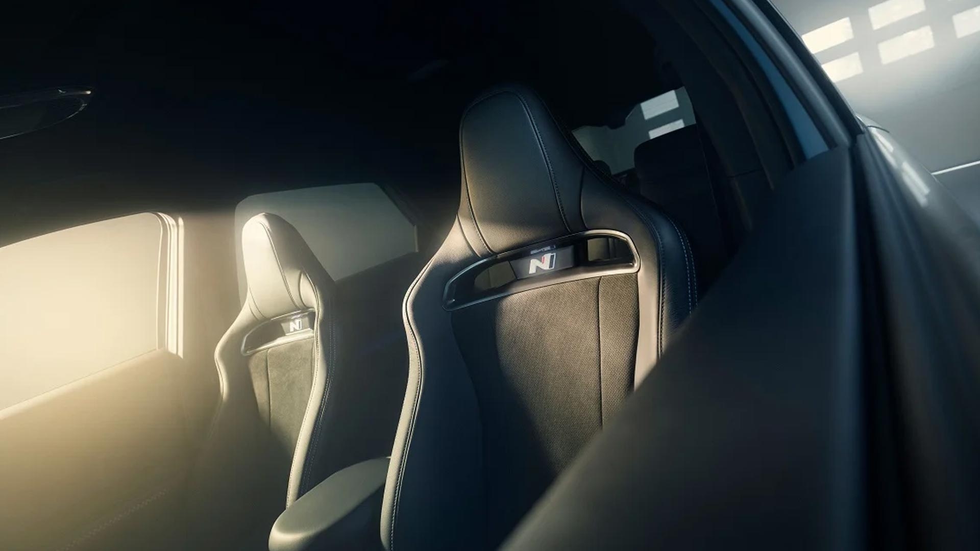 HYUNDAI-MAGOG-IONIQ-5-N-2025_sieges